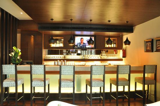 Manhattan Restro Bar